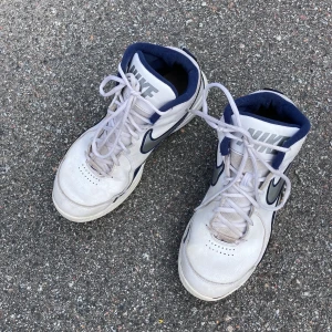 Vintage Nike skor - Vintage Nike skor jag köpte på Humana. ✌️