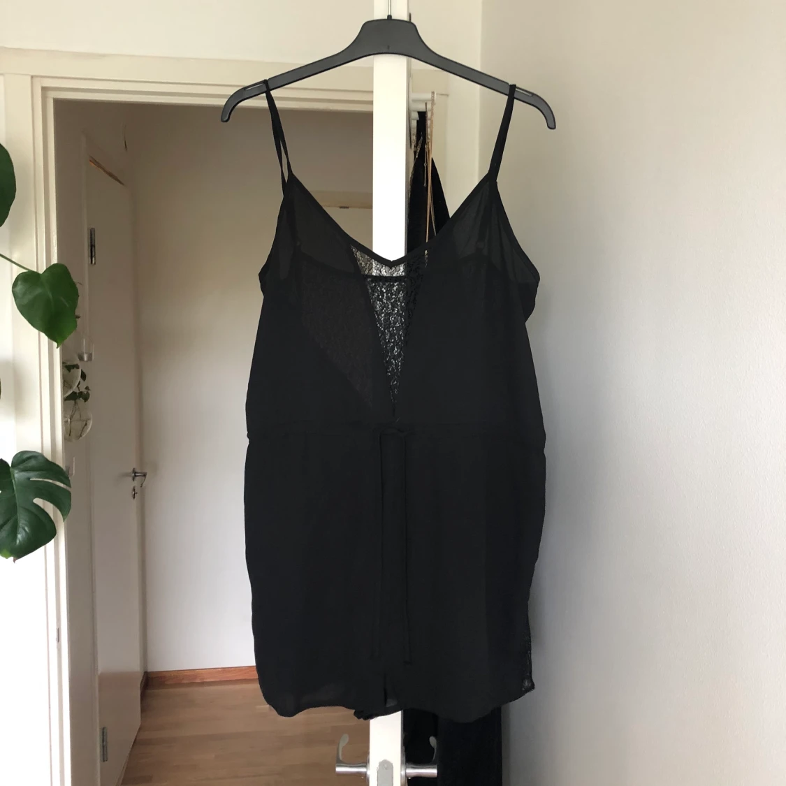 Byxdress från Urban Outfitters 