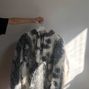 Weekday vinterjacka - Har använts ca 5 gånger. Mycket varm. Mycket bra skick. Har även en luva som inte syns 🌟