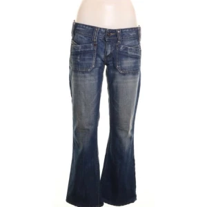 Diesel Jeans💙 - Lågmidjade diesel jeans i perfekt skick!!! Tyvärr för korta men är riktigt fina❣️pris kan diskuteras ( är 175)