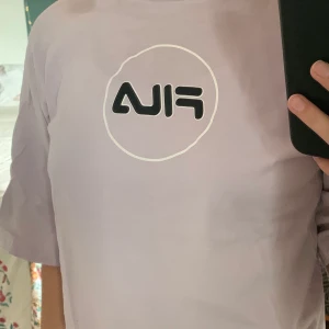 Fila t-shirt - Supersnygg ljuslila fila t-shirt! Trekvarts armar!❤️pris kan diskuteras privat!