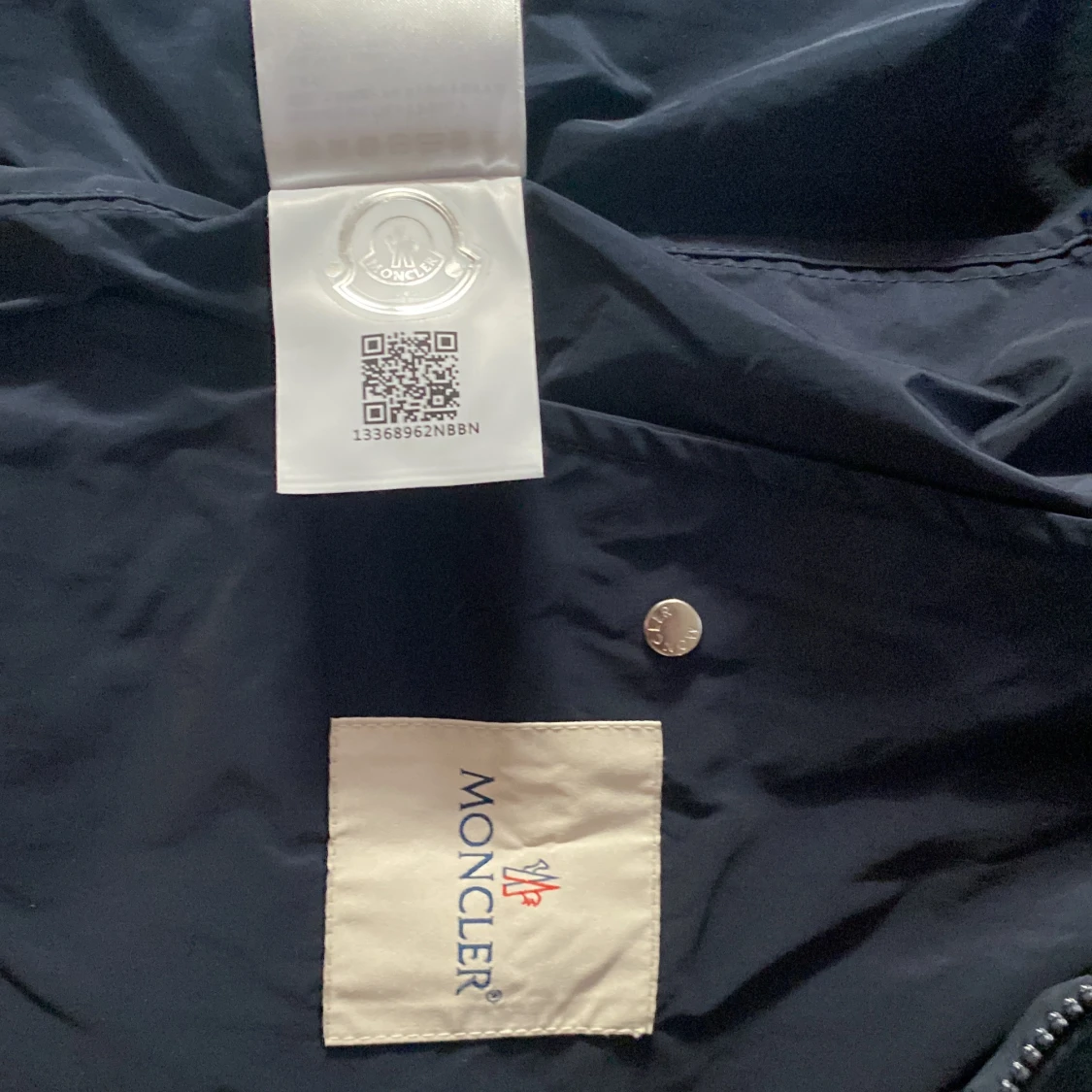 Moncler, är öppen för bud !  - 93