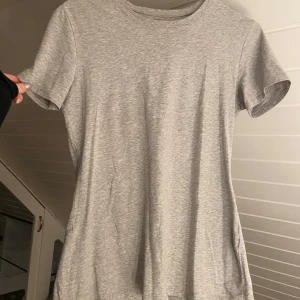 Intimissimi T-shirt - Snygg tröja figursydd från Intimissimi. Bra skick. Storlek L.