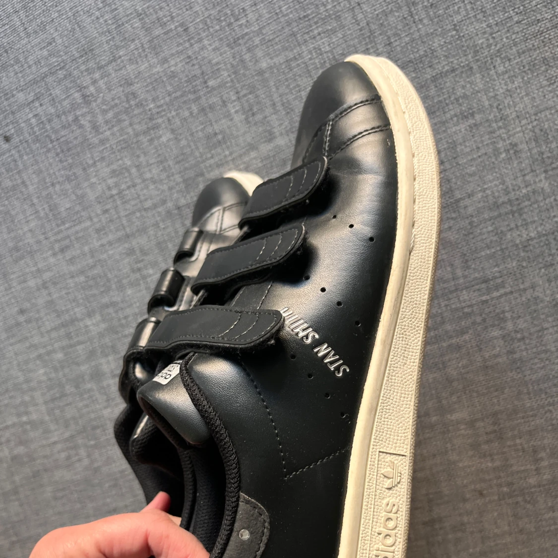 Svarta Adidas Stan Smith med  coola detaljer! - 91