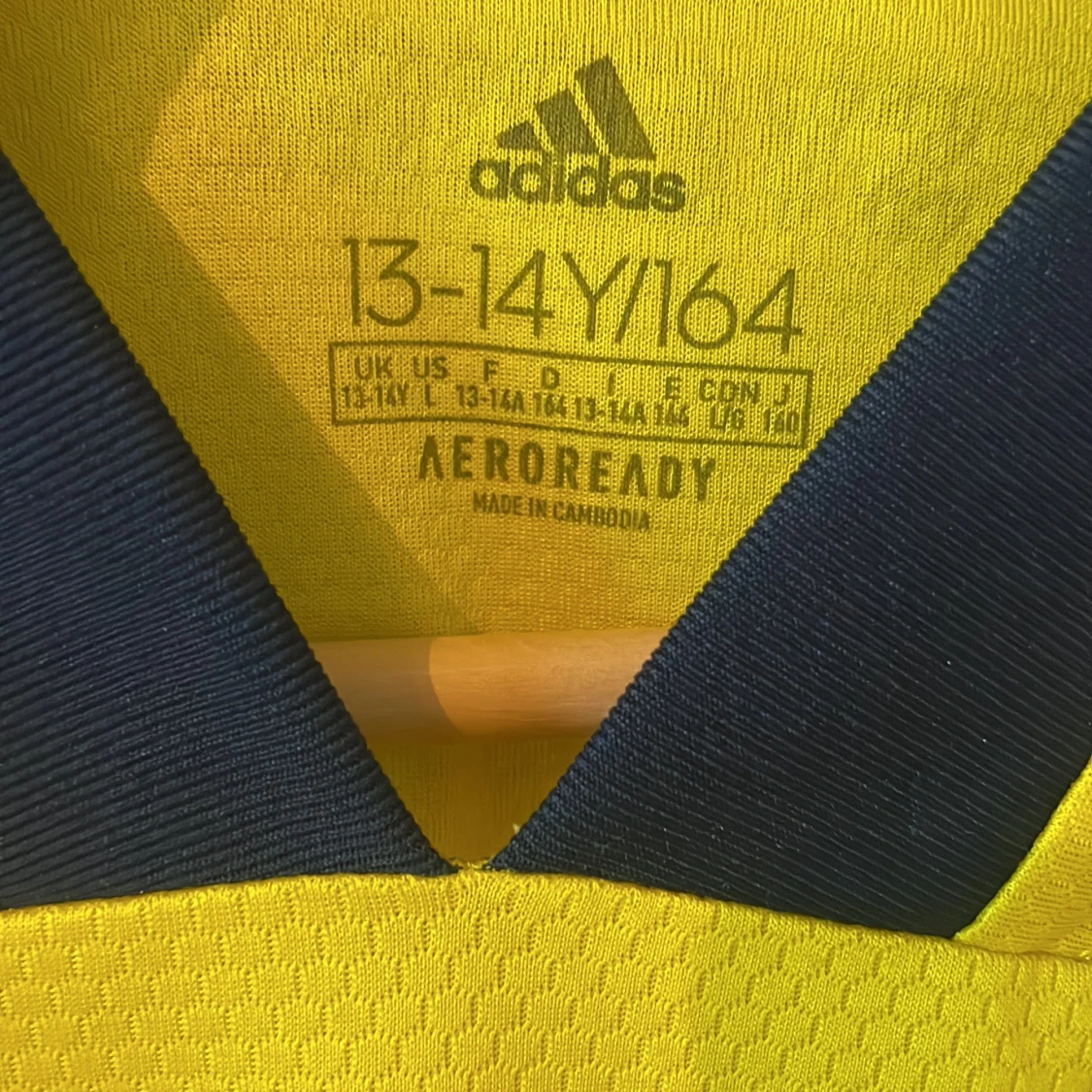 Gul Sverige fotbollströja från Adidas - 91
