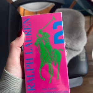 Ralph Lauren pink pony 2 - Jag fick två i julklapp så jag säljer en helt ny, fortfarande med plasten.💕💕🌟
