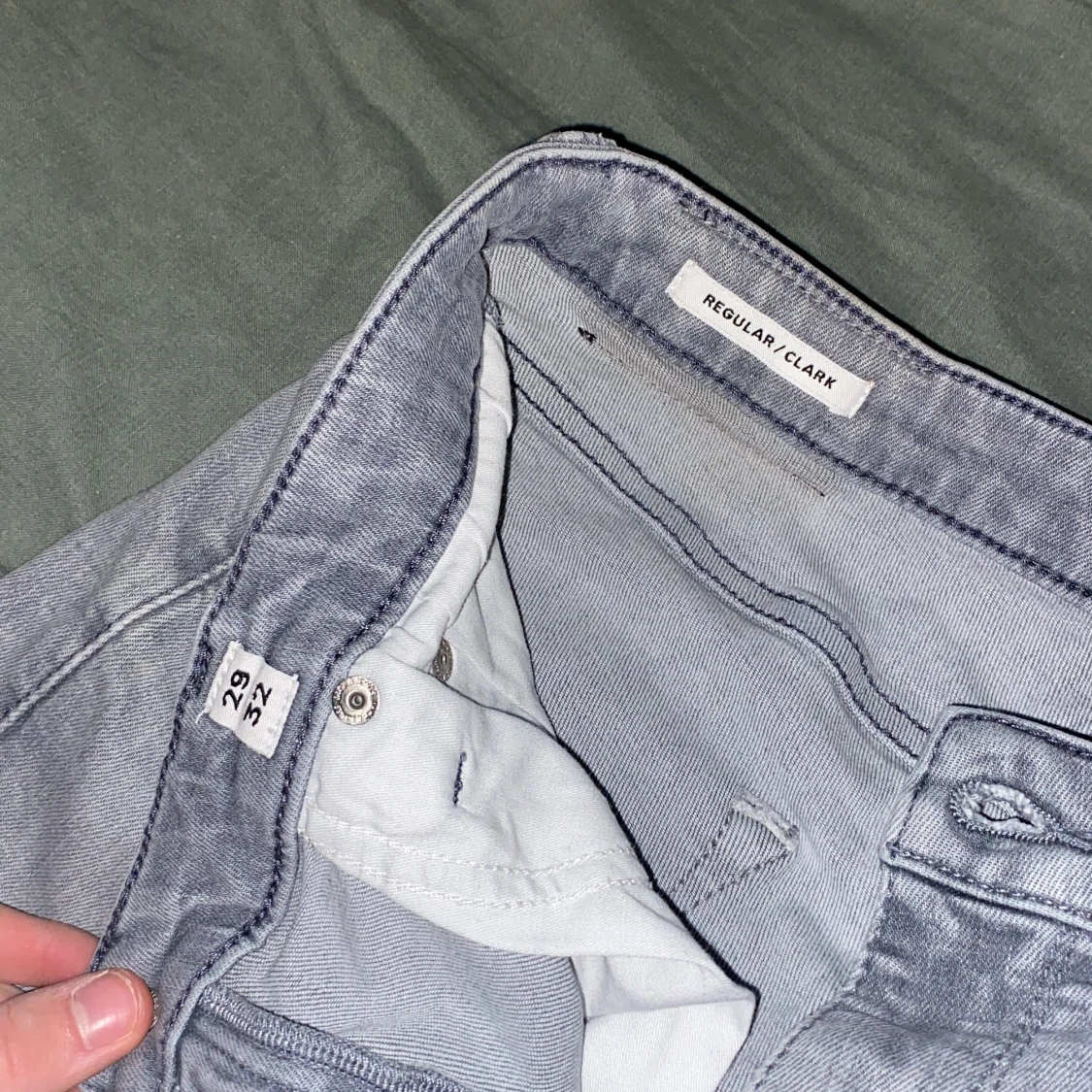 Grå jeans från Regular Clark - 91