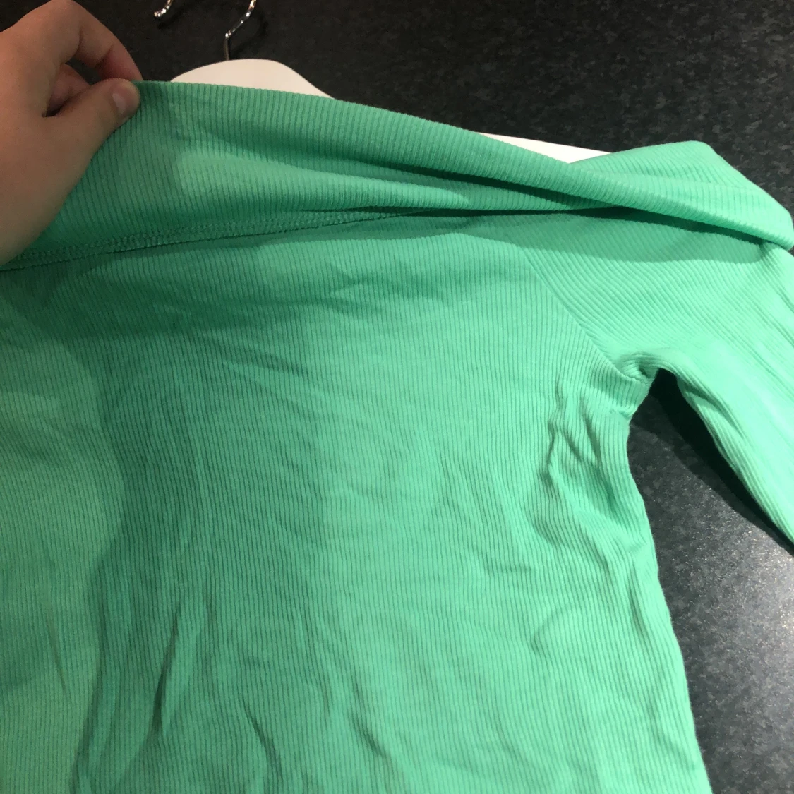 Grön offshoulder topp från Kappahl - 91