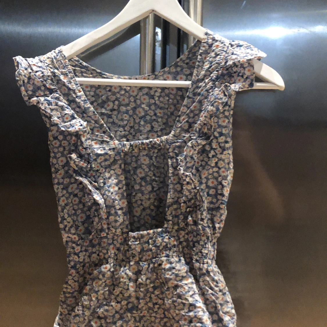 Blommig ärmlös klänning med shorts  - 93