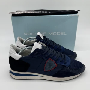 PHILIPPE MODEL TRPZ - - Philippemodel TRPZ - Skick: 9/10 - Tillbehör: Enbart skorna - Storlek 41, sitter mer som 42 - Nypris ca 3700kr // Deluxecloset