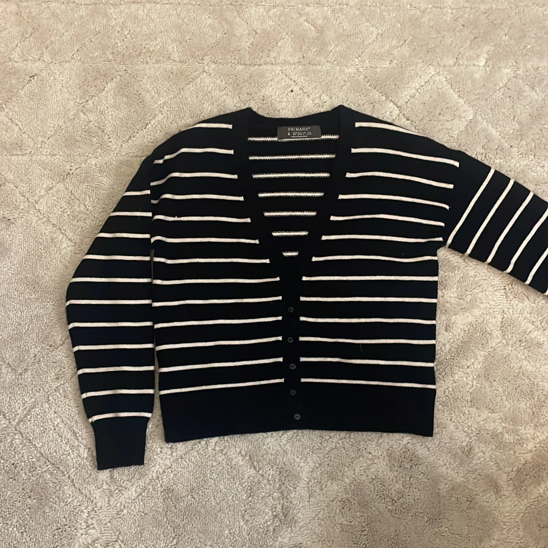 Mörkblå och vit randig kofta från Primark - 91
