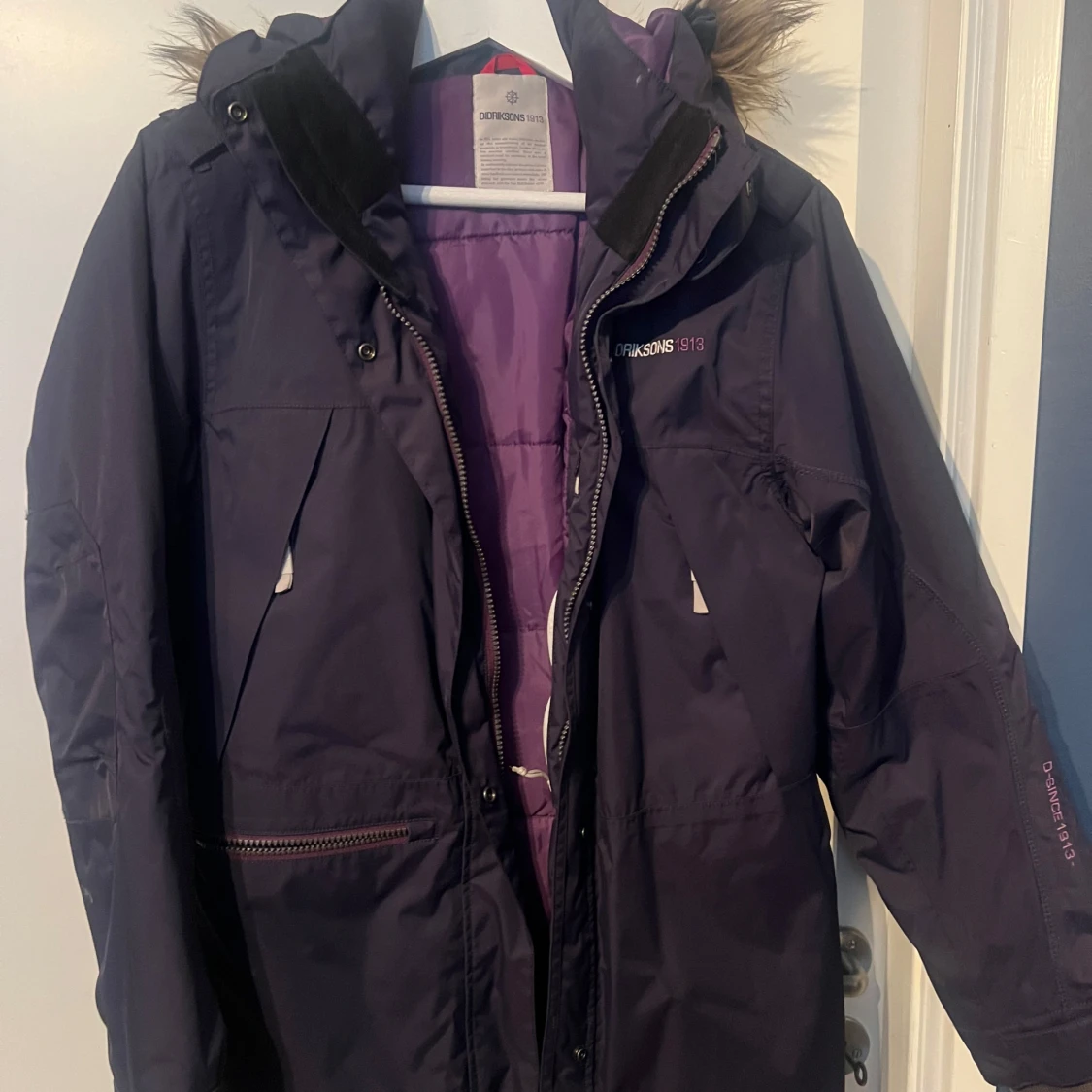 Mörklila parkajacka från Didriksons