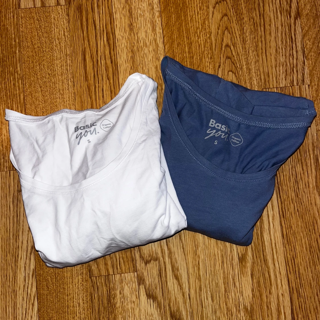 Två långärmade tröjor från Basic You - 90