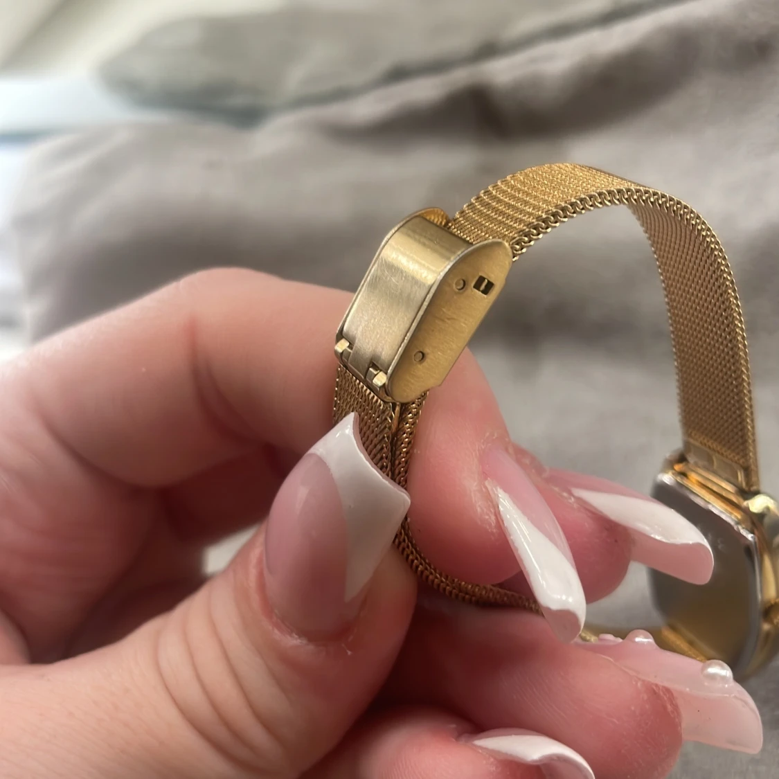 Guldfärgad klocka från Lorus - 4