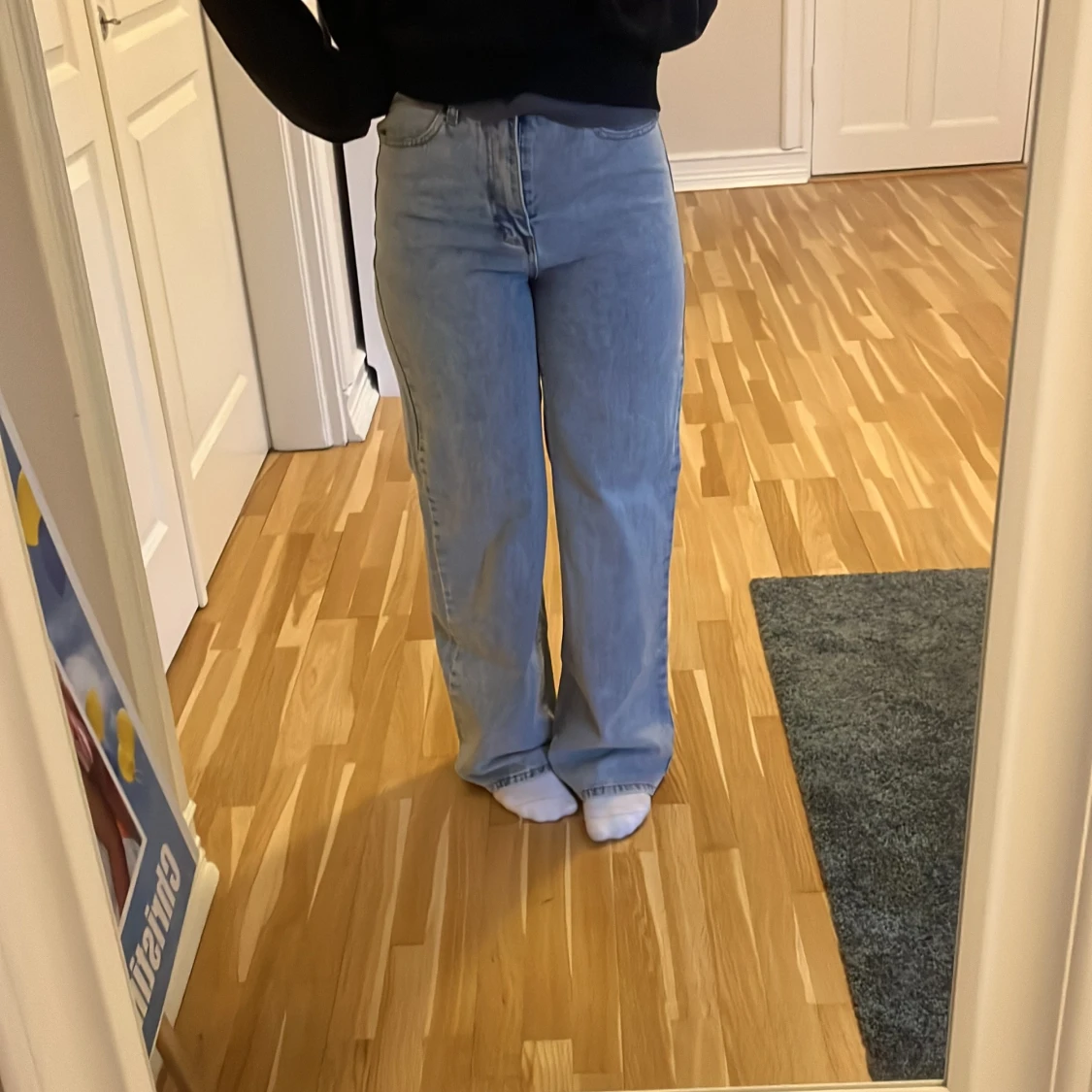 Ljusblå högmidjade jeans