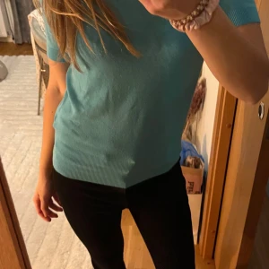 Turkos kortärmad topp - Såå snygg💙🩵