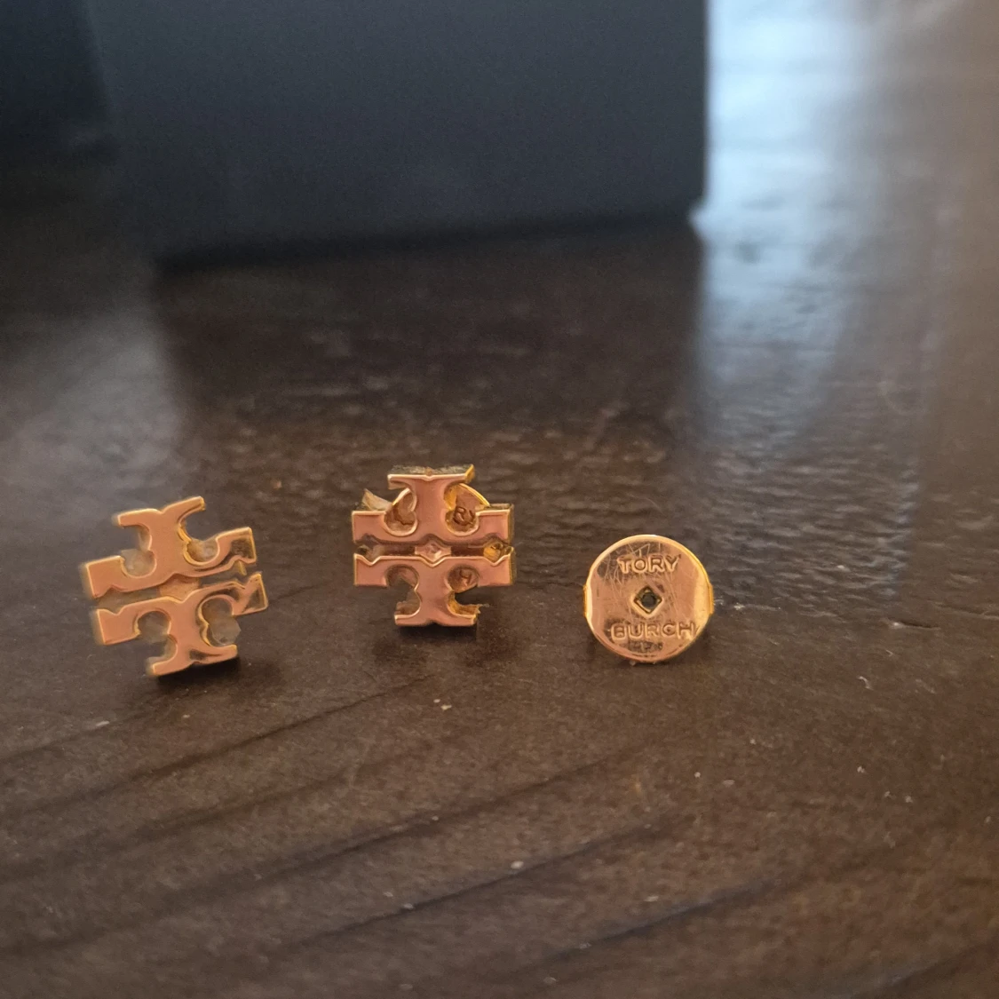 Guldörhängen från Tory Burch - 92