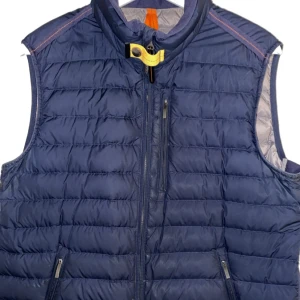 Parajumpers Super Lightweight (ÄKTA) - Parajumpers Super Lightweight, köpt på CareOfCarl. Pris kan diskuteras.