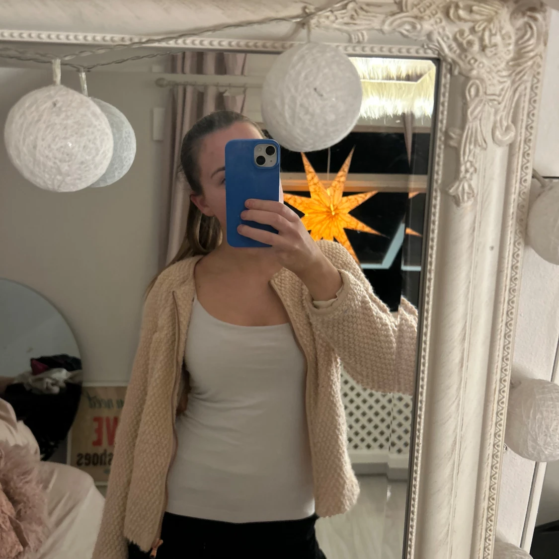 Beige stickad kofta från Massimo Dutti - 90