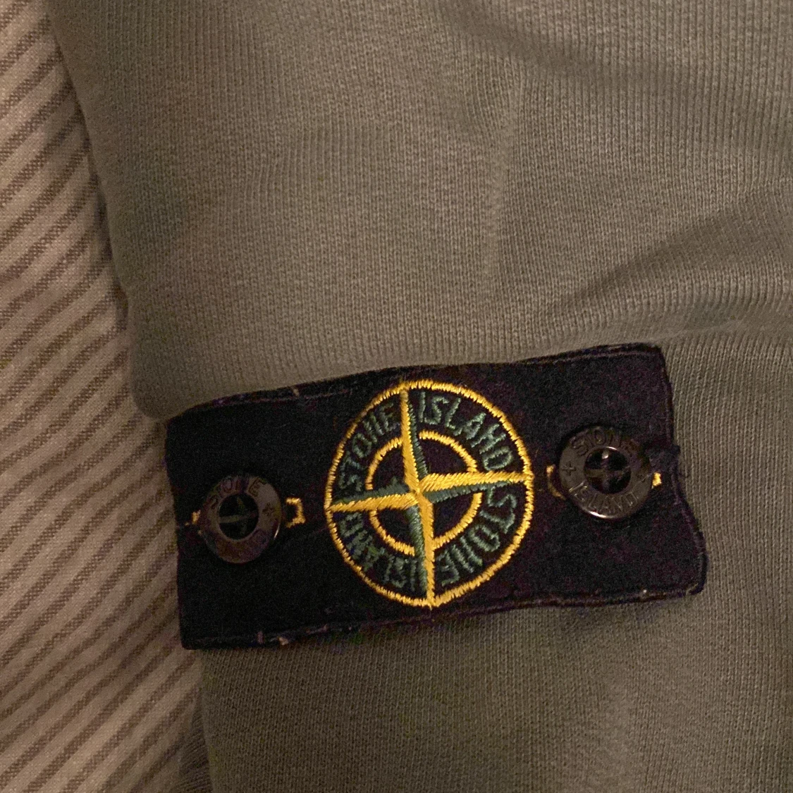 Grön hoodie från Stone Island - 91