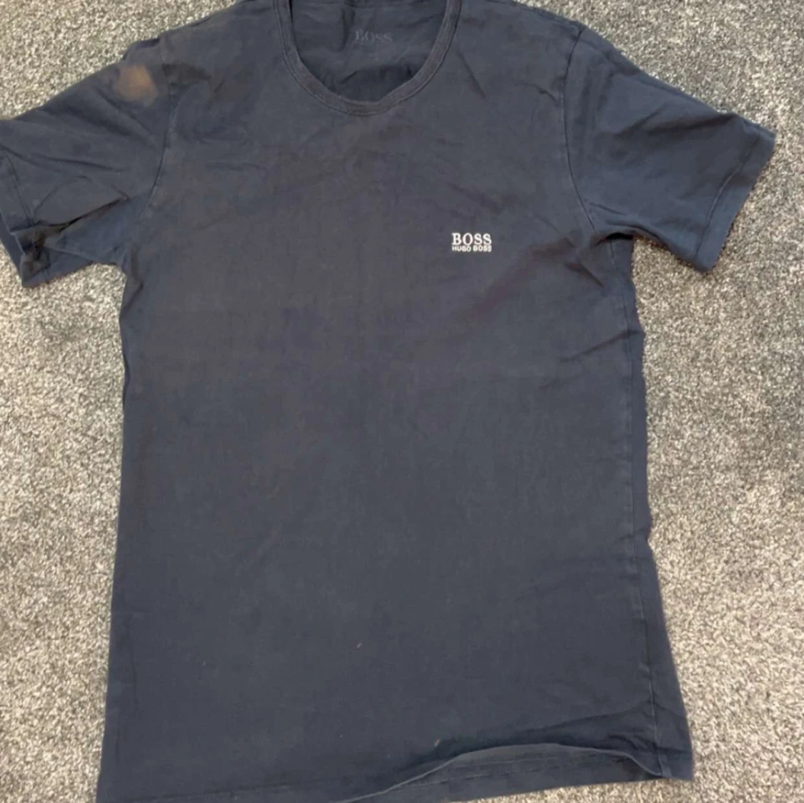 Marinblå t-shirt från Boss