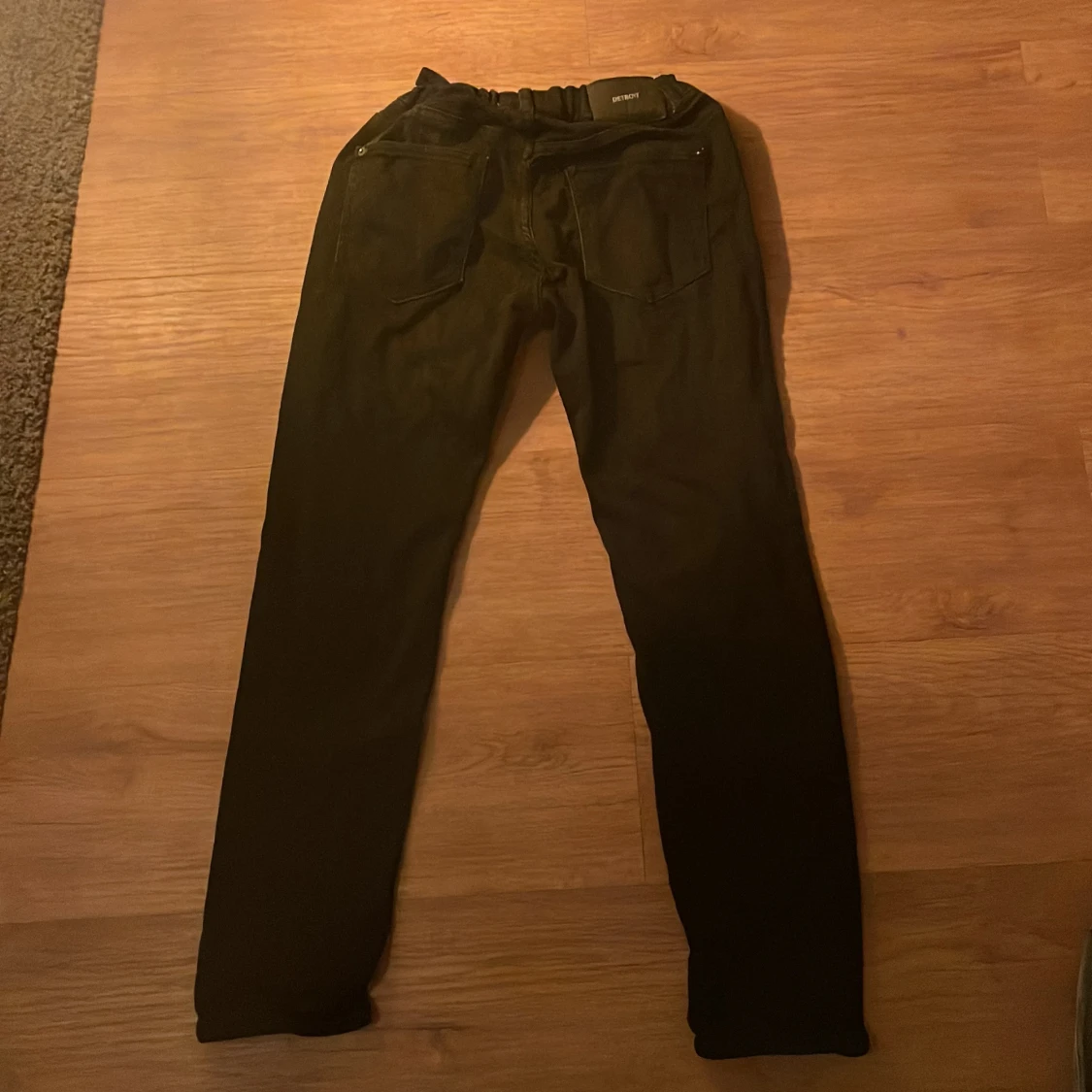 Svarta byxor från Lindex - 91