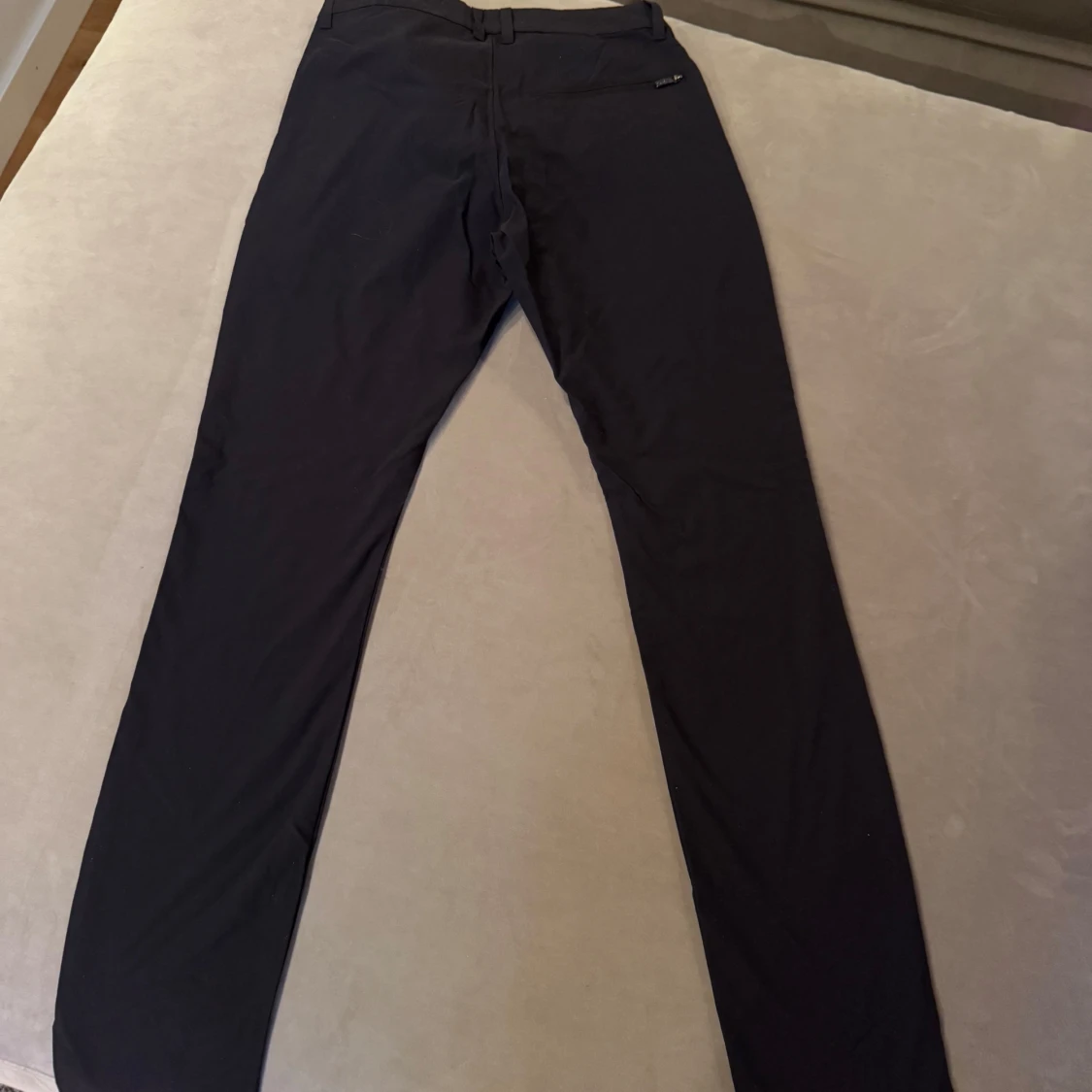 Svarta byxor från Peak Performance - 90