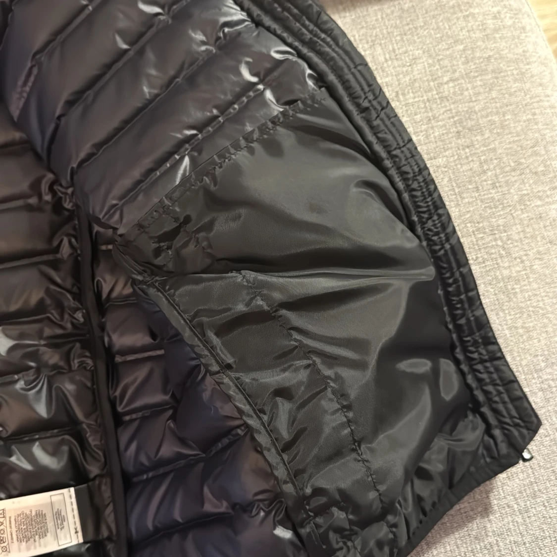 Svart dunjacka från Adidas - 91