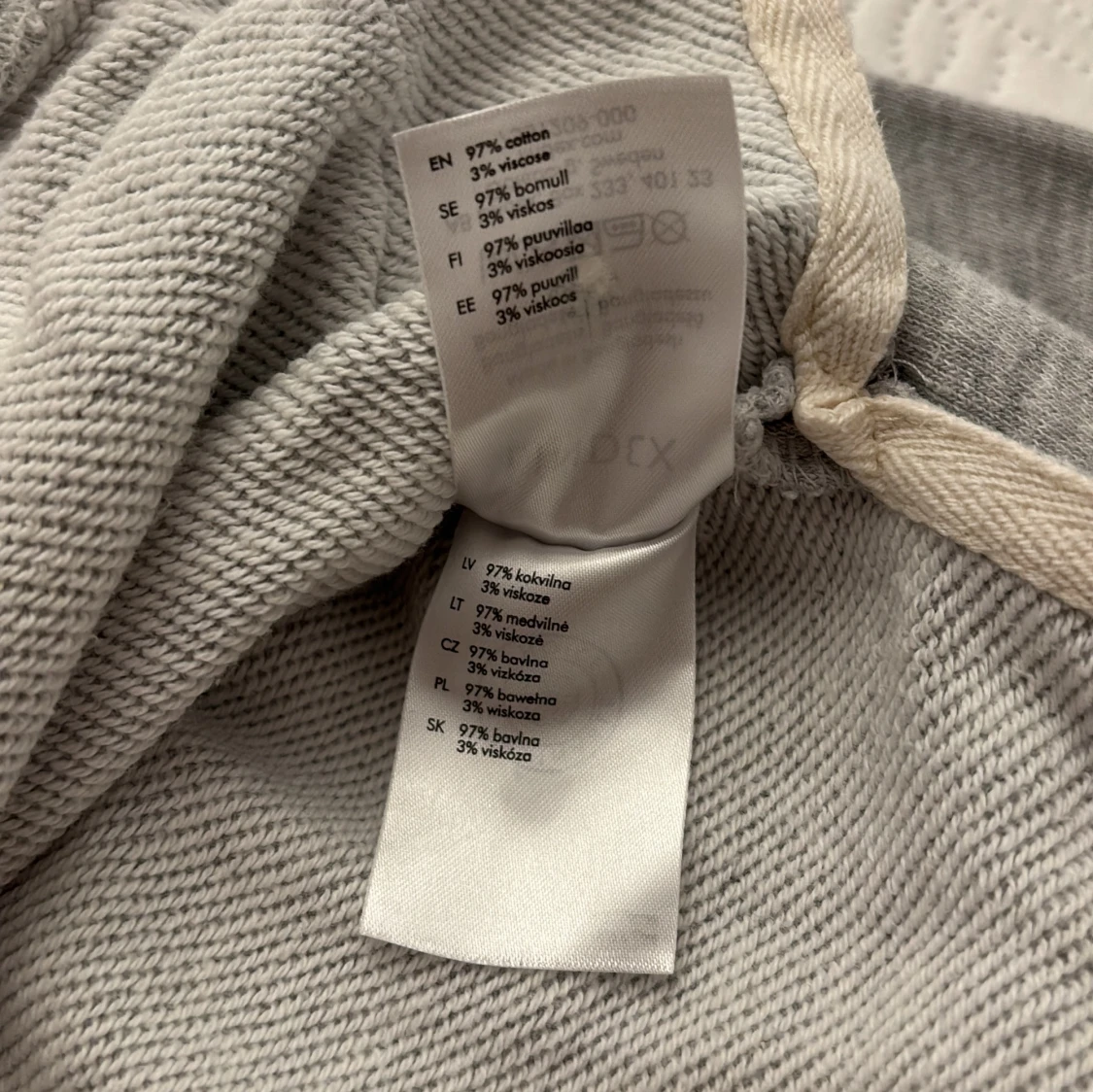 Grå hoodie från Lindex - 92