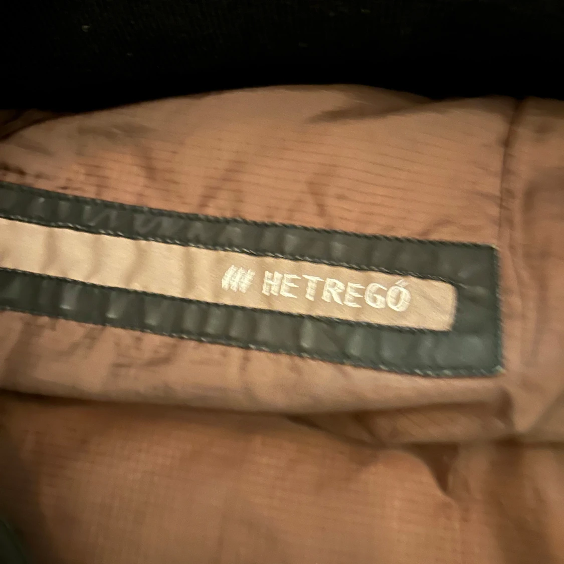 Svart dunjacka från Hetregó - 93