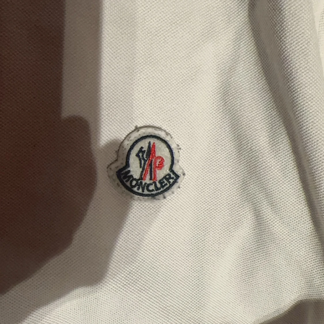 Vit pikétröja från Moncler - 90