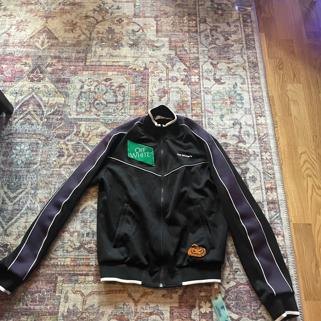 Off white turtle neck  - 91