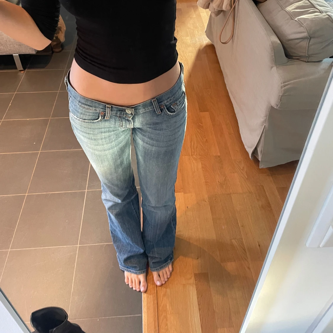 Blå lowwaist bootcut jeans trendig populär