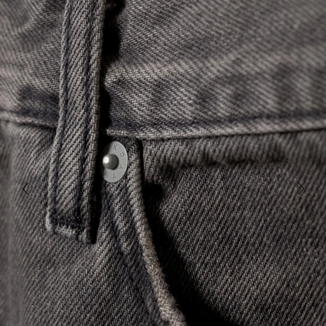 Black Washed look Space Relaxed Straight Leg jeans W 28 L 32 svarta med lite urtvättad look  - 4