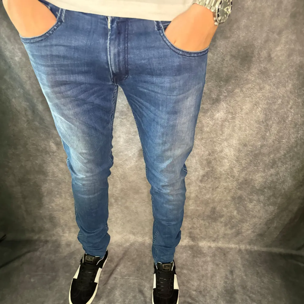 // Replay anbass jeans | Storlek W31/L32 | Nypris runt 1800kr | Kontakta för fler frågor eller funderingar // Deluxecloset . Jeans & Byxor.