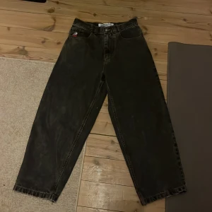 Polarskate co big boys OG - Det är ett par polarskate co big boy jeans i helt okej skick och inte använda mycket, har tyvärr inget kvitto Se bild 4 och 5. 
