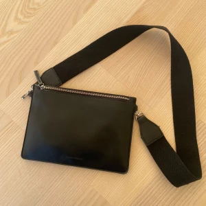 Väska Carin Wester - Väska från Carin Wester. Mått 26 x 18,5. Mycket bra skick. 