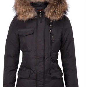 Hollies Livigno - strl 32 - Säljer en snygg svart dunjacka från Hollies Livigno i storlek 32. Fint skick.