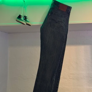 Levi’s 501 - Säljer nu mina levi’s för att de inte används längre. Skick 9/10. Hör av er vid frågor!