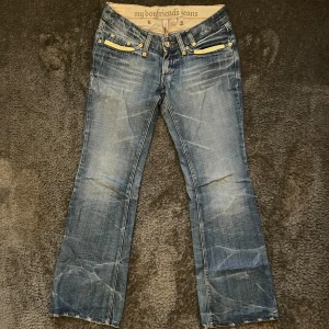 Lågmidjade jeans - Vintage jeans ”my boyfriends jeans” med bra passform och bra kvalitet.                                  Midjemåttet 38 Innebenslämgden 78 ,typ🤝