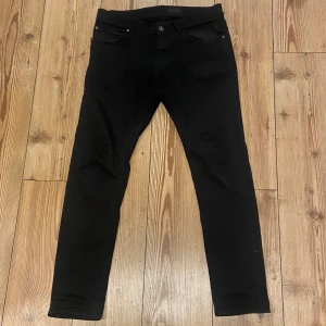 Tiger of sweden jeans - Jeans från tiger of sweden i toppskick! Storleken är 31/32 passar dig som är runt 180!