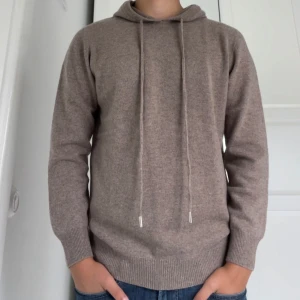 Kashmir hoodie - Kashmir hoodie i storlek M! Pris :- 699 | Kom privat för frågor eller funderingar