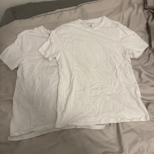 Två vita tröjor - Två oanvända vita tröjor i storlek M
