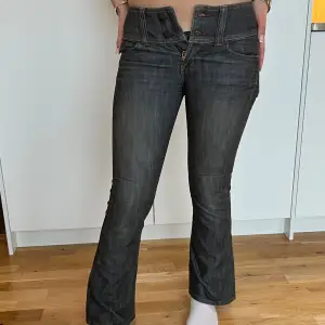 Extremt coola jeans med 80 tals vibe men passar tyvärr inte💕