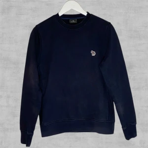 PS Paul Smith Tröja - Tröja från PS Paul Smith i använt men fint skick. Storlek M men passar S.  Ställ gärna frågor vid funderingar!