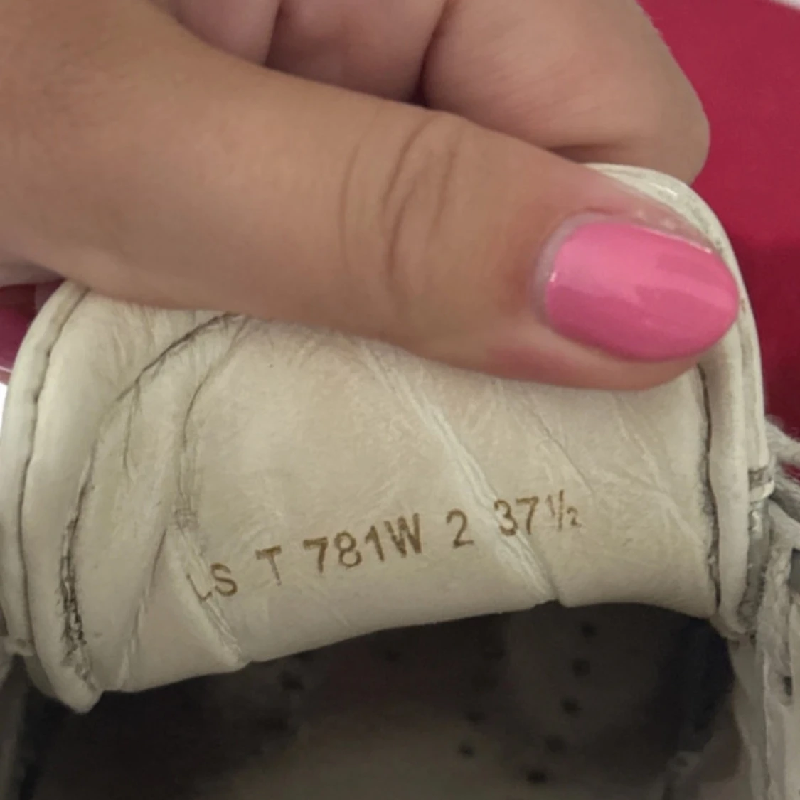 Valentinoskor i silver  - 93