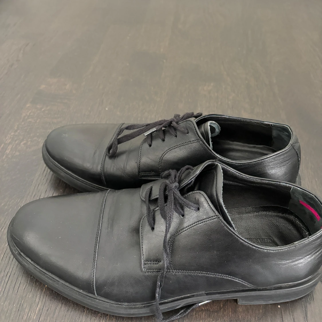 Kostymskor/ finskor i storlek 40