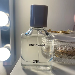Zara parfym pink flambe - Säljer denna skit goda parfym från Zara då jag råkade köpa 2 stycken 