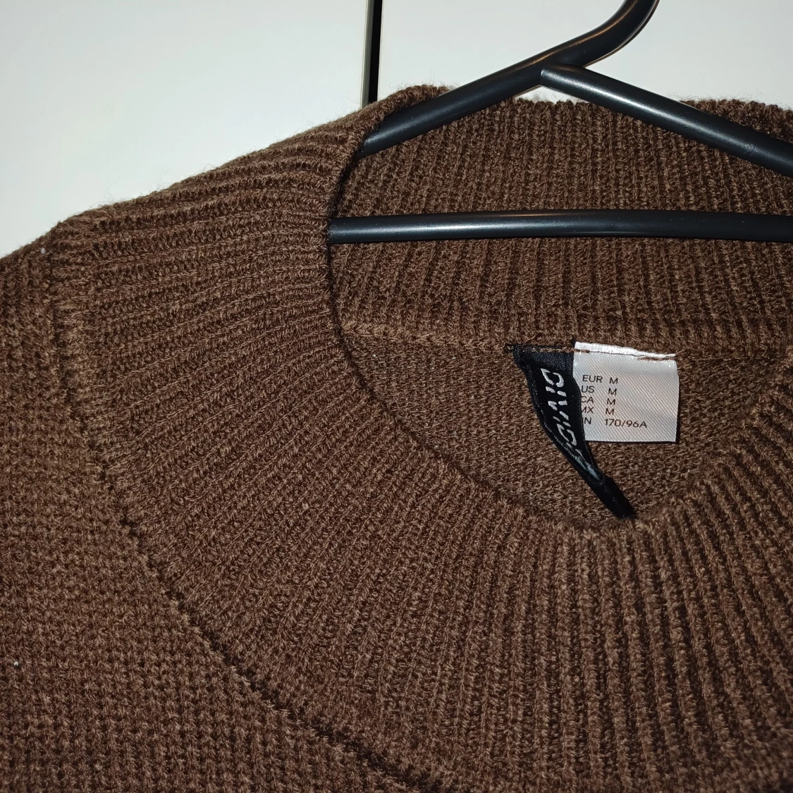 Brun stickad långärmad tröja - 90