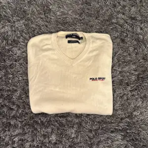 Säljer denna feta Ralph lauren crewnecken | toppkvalite | storlek XL | hör av er vid frågor.